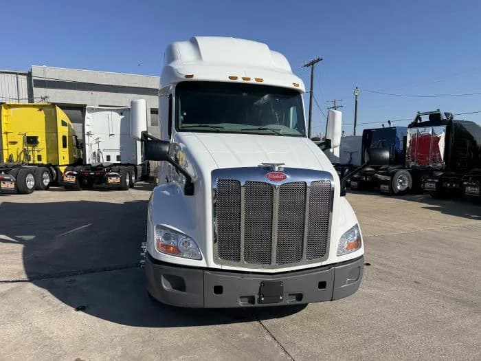 2021 Peterbilt 579 in Dallas, TX — photo 22