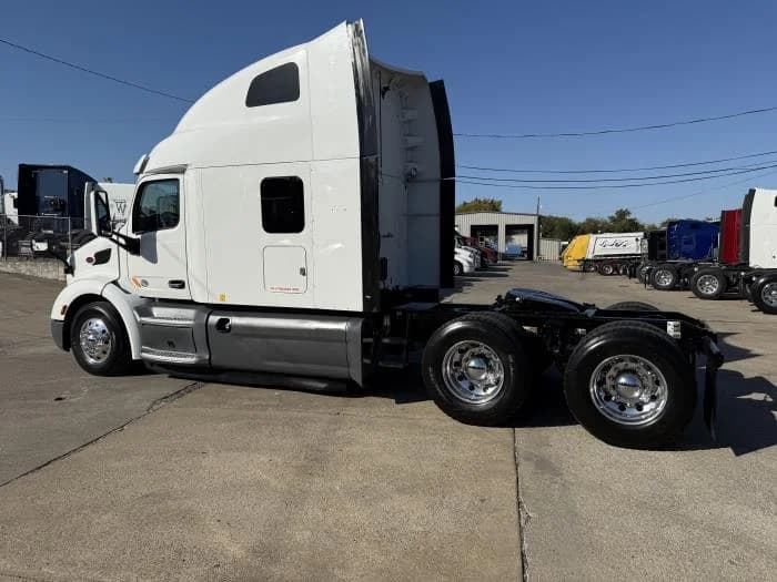 2021 Peterbilt 579 in Dallas, TX — photo 42