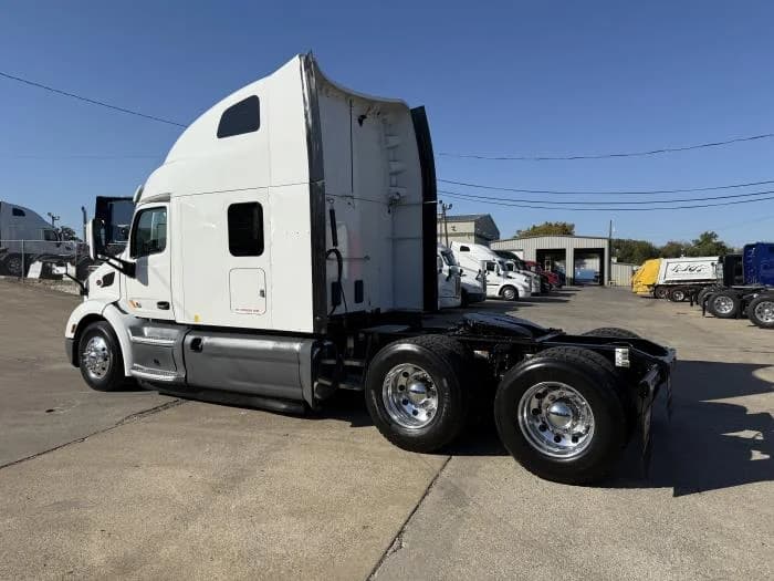 2021 Peterbilt 579 in Dallas, TX — photo 41
