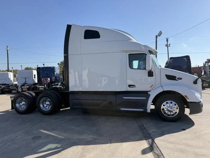 2021 Peterbilt 579 in Dallas, TX — photo 27