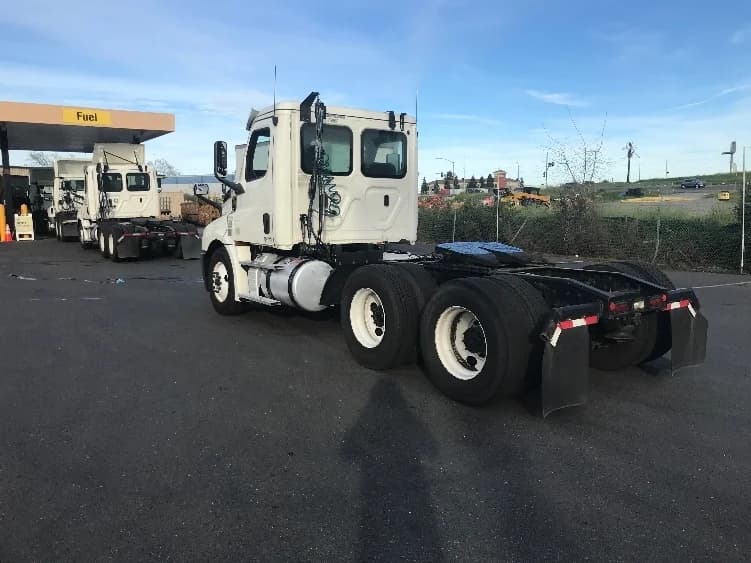 2019 Freightliner Cascadia in West Sacramento, CA — photo 5