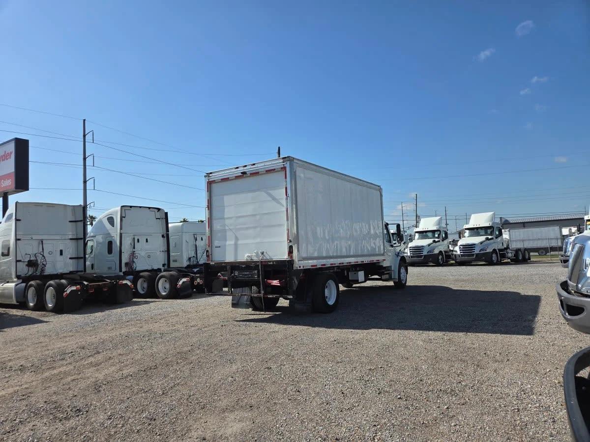 2019 Freightliner M2 106 in St. Rose, LA — photo 4