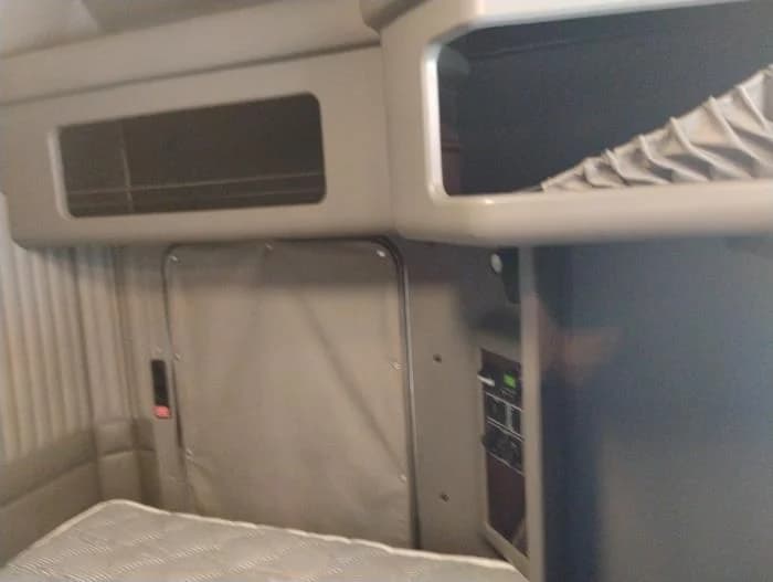 2019 Kenworth T800 — photo 28
