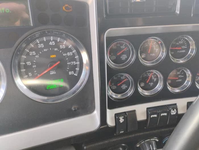 2019 Kenworth T800 — photo 19