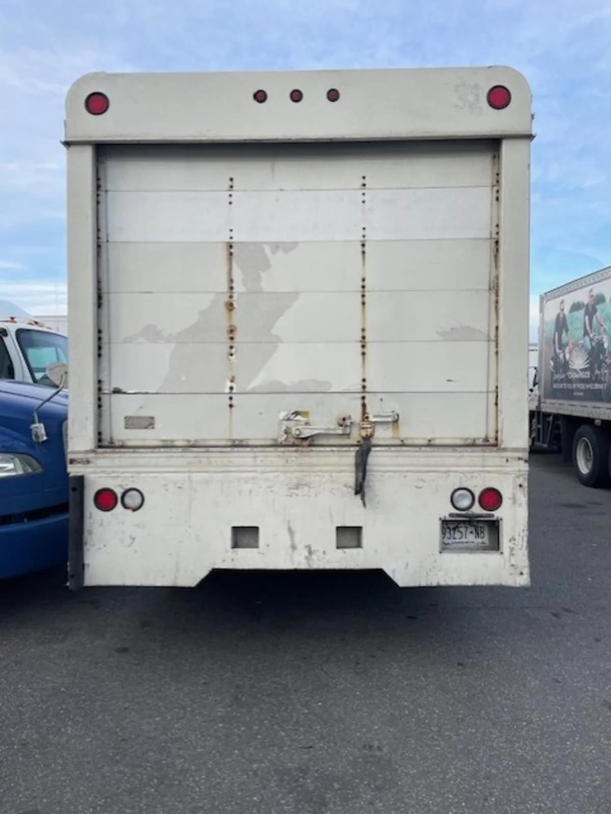 2015 Hino 338 in Farmingdale, NY — photo 5