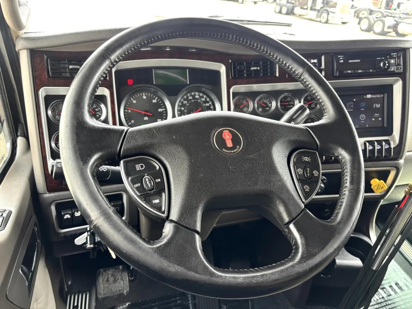 2022 Kenworth W900 in Hutchins, TX — photo 16