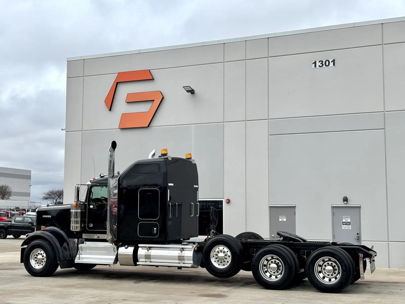 2022 Kenworth W900 in Hutchins, TX — photo 6