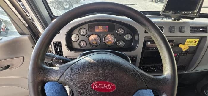 2020 Peterbilt 337 in Jacksonville, FL — photo 21