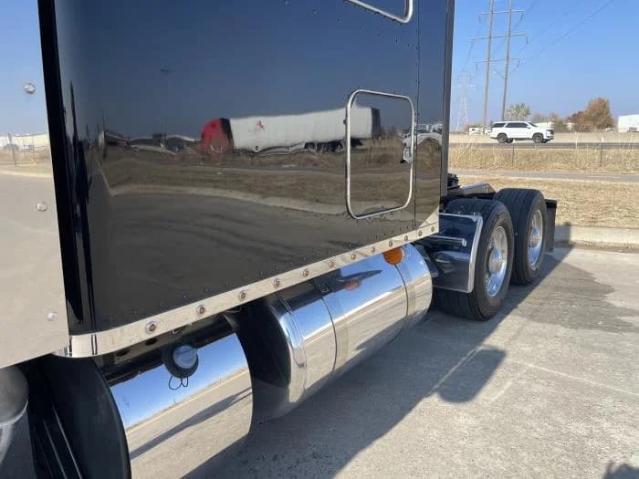 2022 Peterbilt 389 in Oklahoma City, OK — photo 16