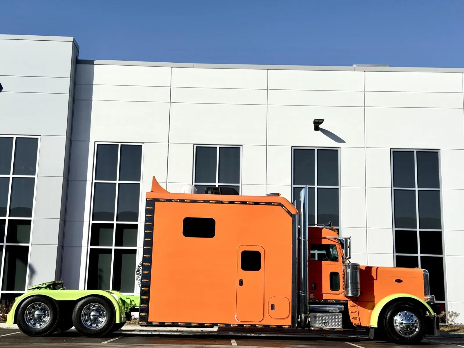 2014 Peterbilt 389 in New Lenox, IL — photo 3
