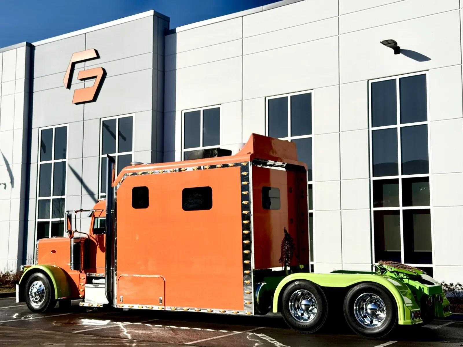 2014 Peterbilt 389 in New Lenox, IL — photo 6