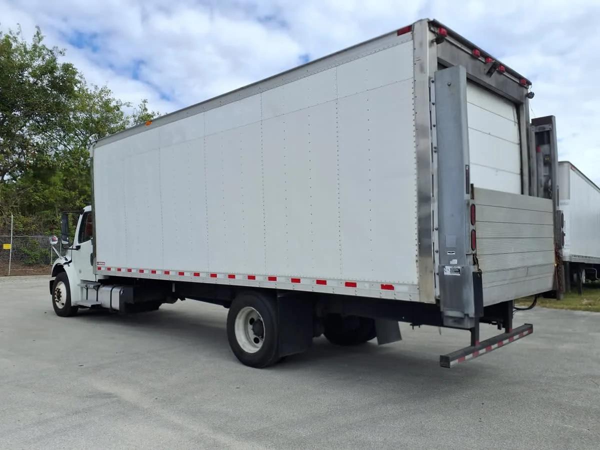 2020 Freightliner M2 106 in Davie, FL — photo 6