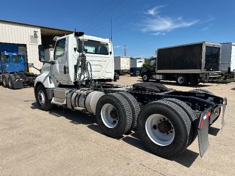 2019 International LT in Waxahachie, TX — photo 5