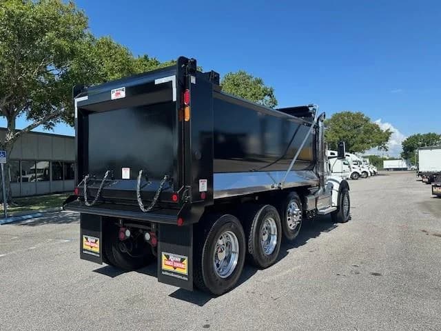 2027 Peterbilt 567 in Tampa, FL — photo 6
