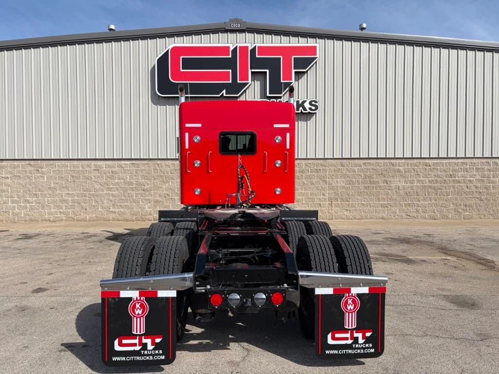 2027 Kenworth W900 in Morton, IL — photo 5