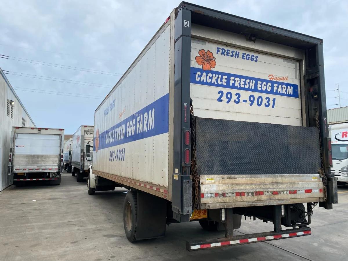 2017 Freightliner M2 106 in Kapolei, HI — photo 2