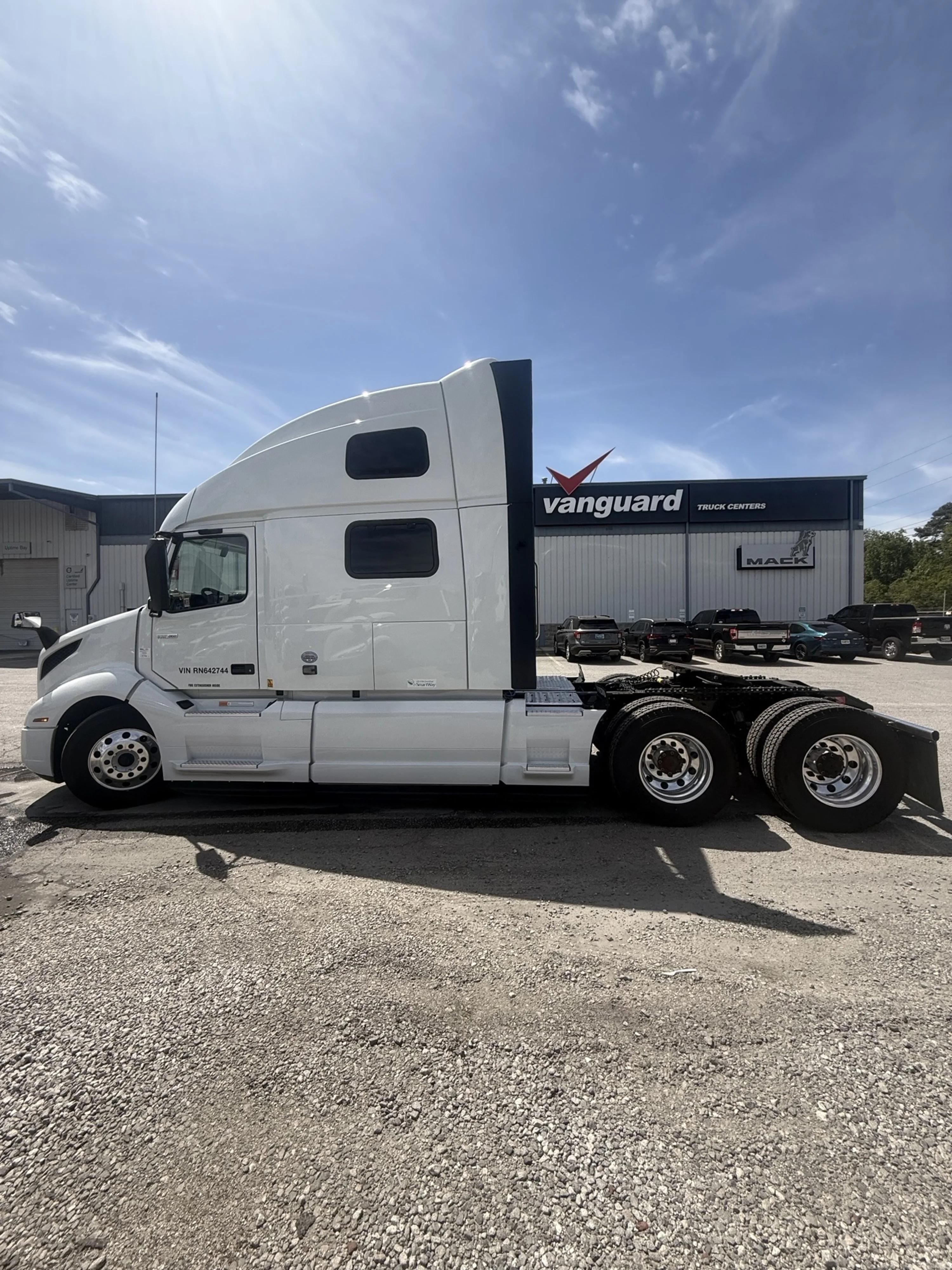 2024 Volvo VNL 860 in SAVANNAH, GA — photo 5