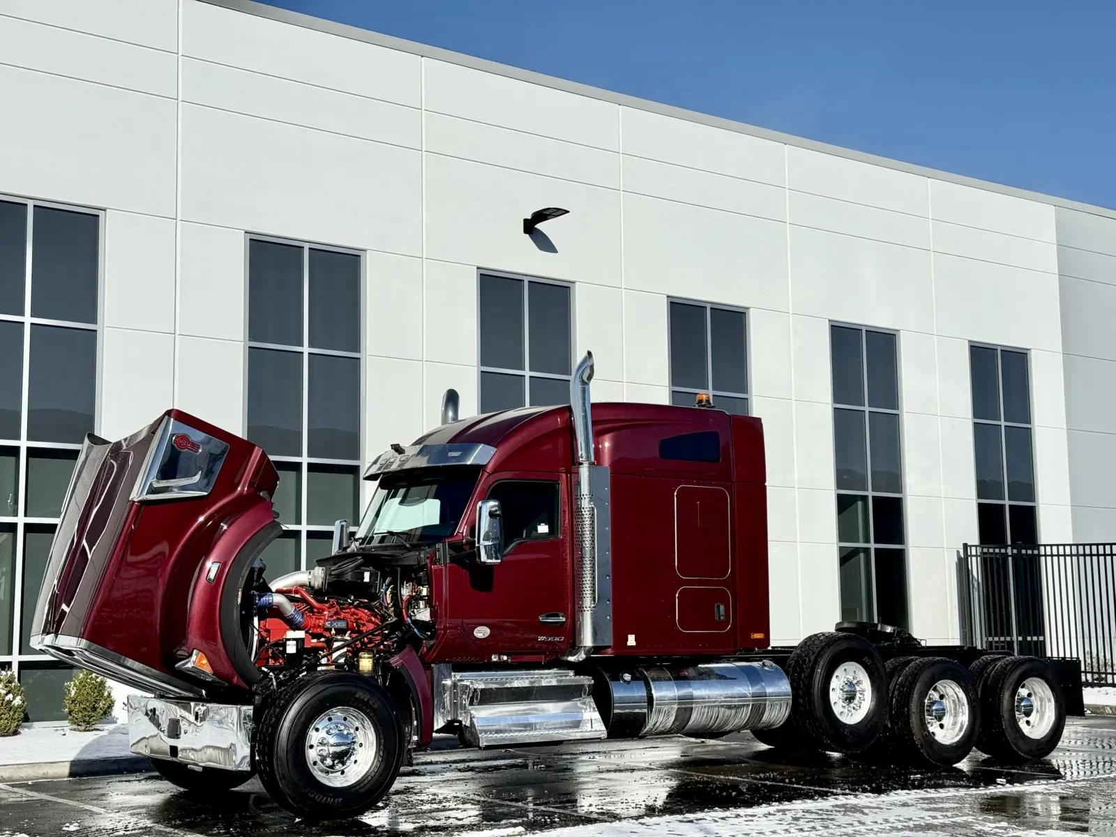 2024 Kenworth W990 in New Lenox, IL — photo 10