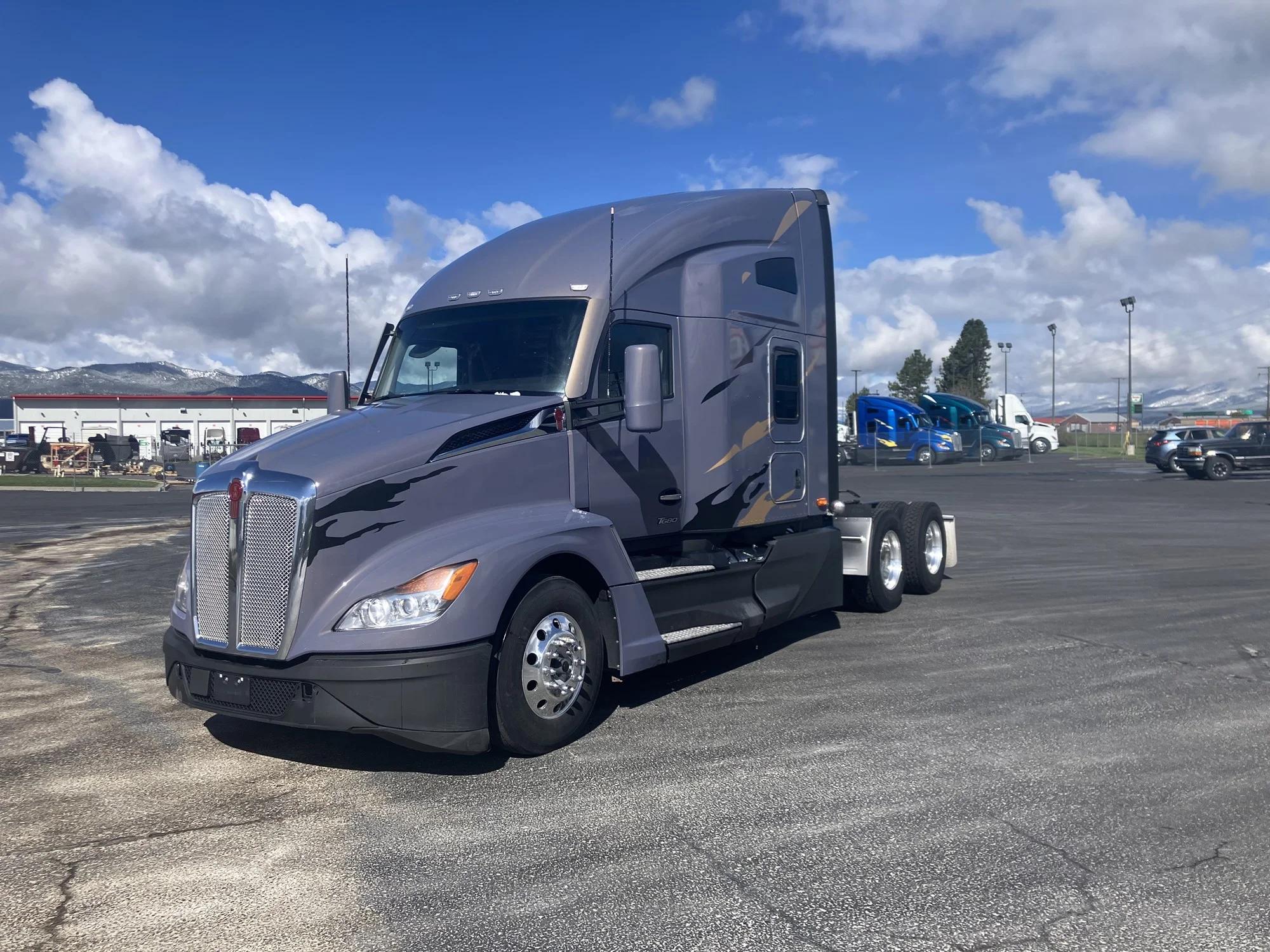 2023 Kenworth T680
