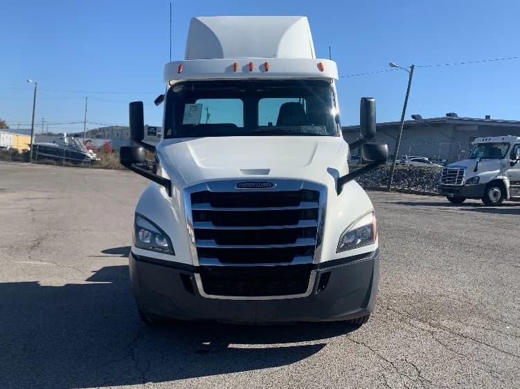 2020 Freightliner Cascadia in Nashville (Mount Juliet), TN — photo 2