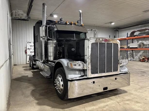 2019 Peterbilt 389 in Hartford, SD — photo 2