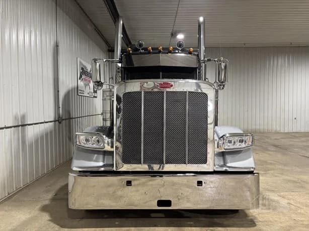 2019 Peterbilt 389 in Hartford, SD — photo 3