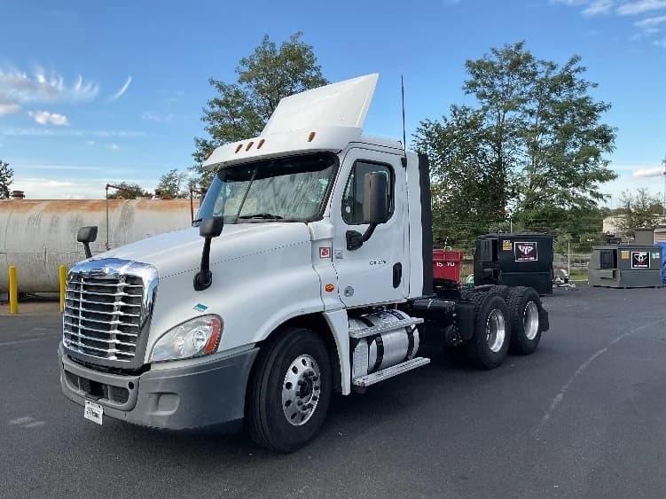 2018 Freightliner Cascadia in Milford, DE — photo 3