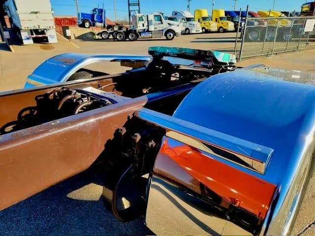 2022 Peterbilt 389 in Tulsa, OK — photo 16