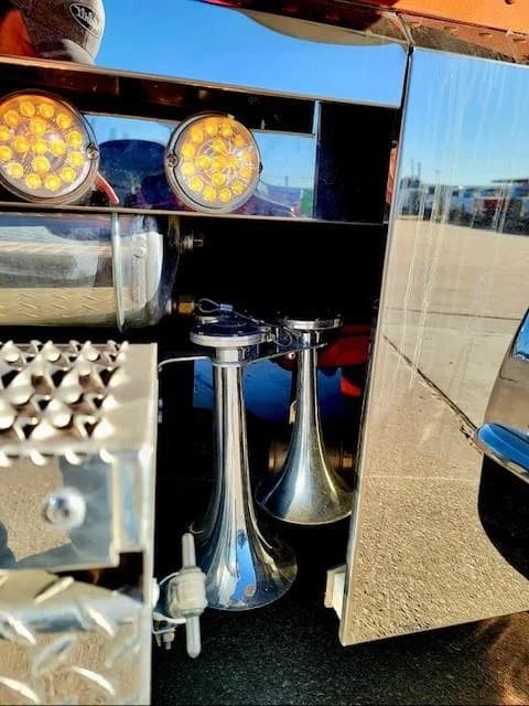 2022 Peterbilt 389 in Tulsa, OK — photo 17
