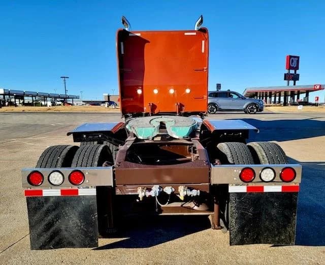 2022 Peterbilt 389 in Tulsa, OK — photo 14