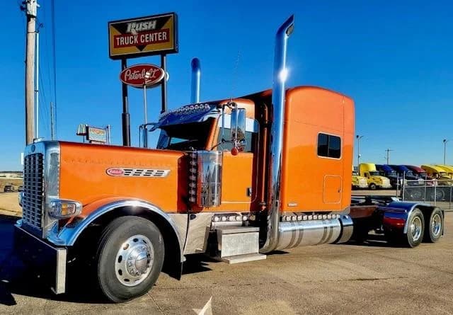 2022 Peterbilt 389 in Tulsa, OK — photo 10
