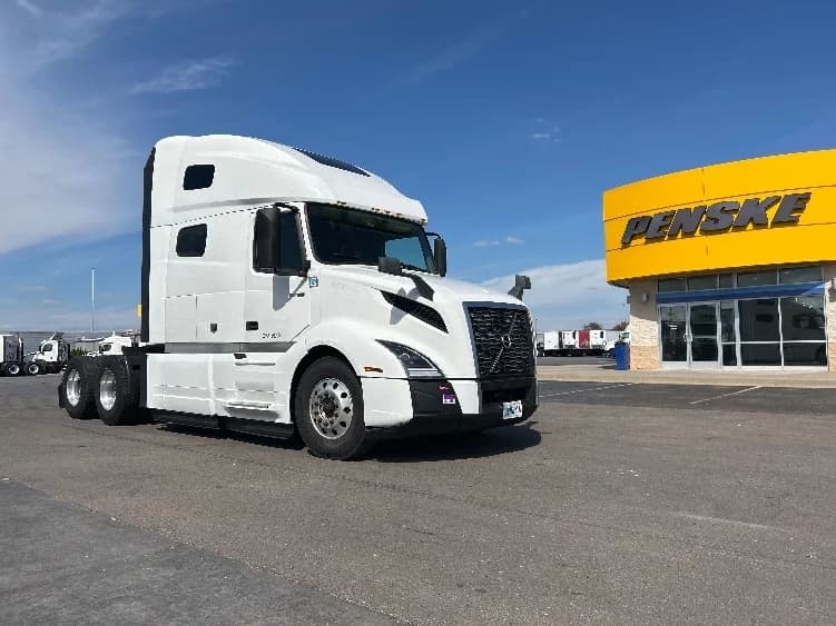 2022 Volvo VNL 760