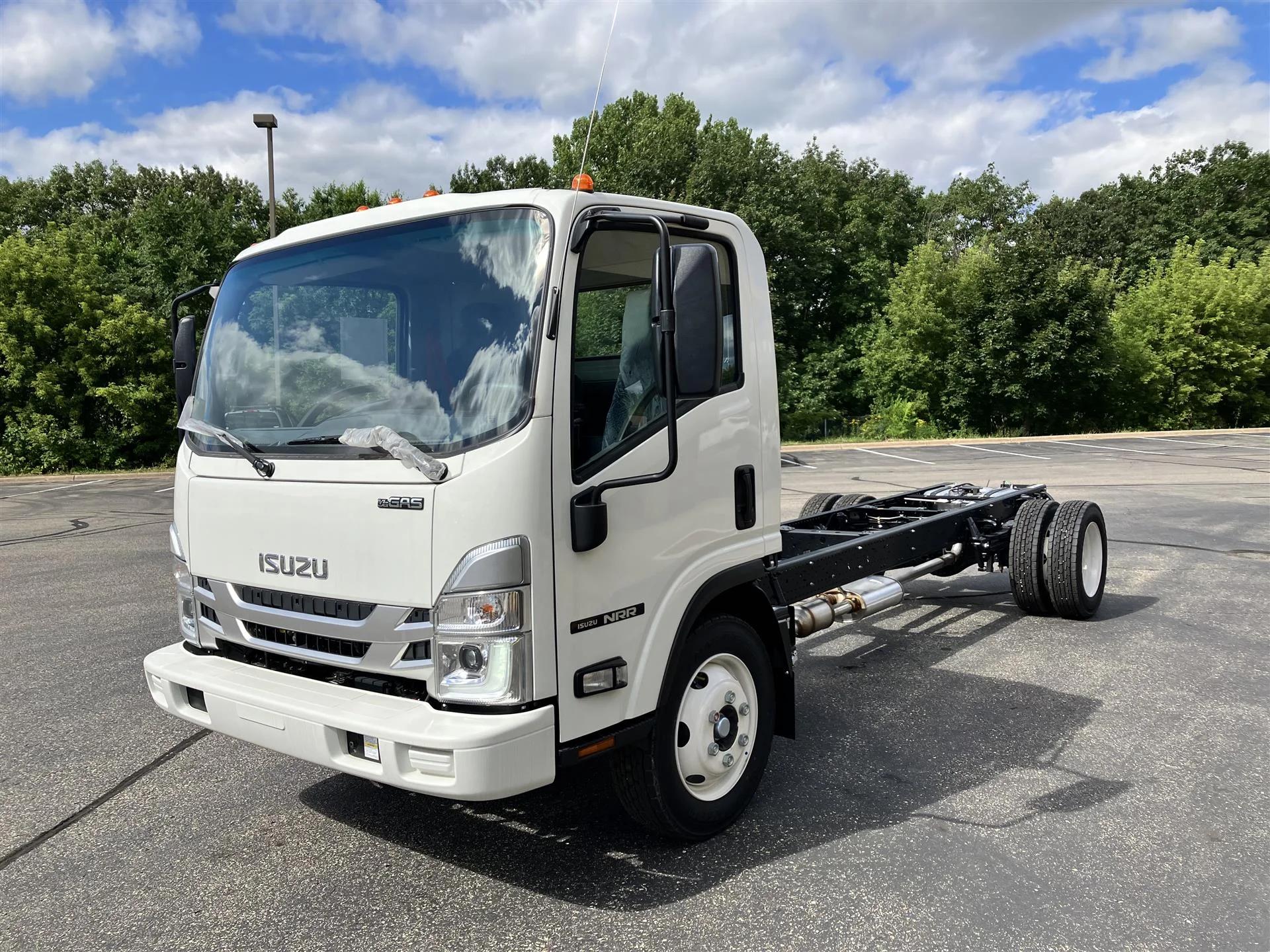 2026 Isuzu NRR in Inver Grove Heights, MN — photo 15