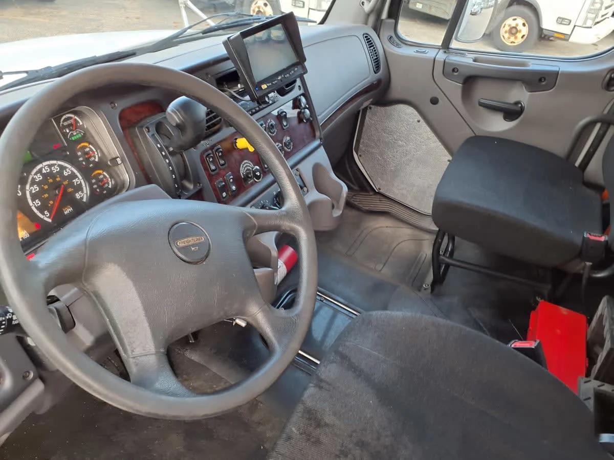 2020 Freightliner M2 106 in Warwick, RI — photo 7