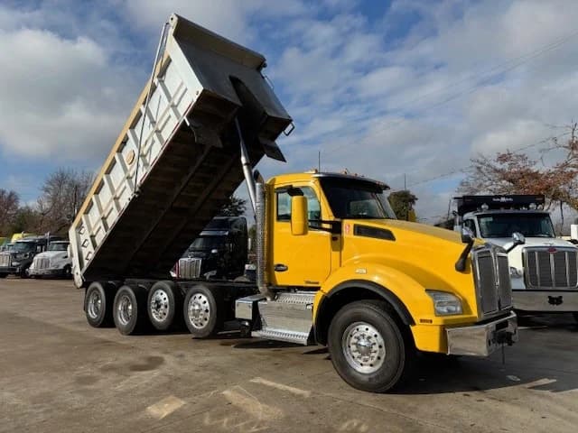 2017 Kenworth T880 in Raleigh, NC — photo 2