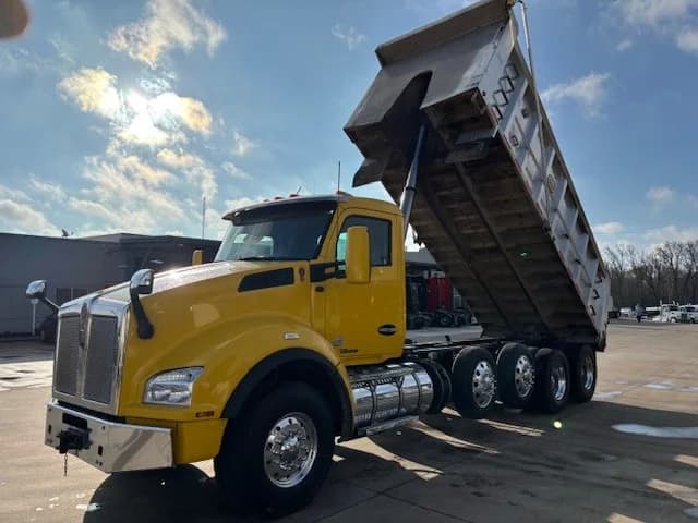 2017 Kenworth T880 in Raleigh, NC