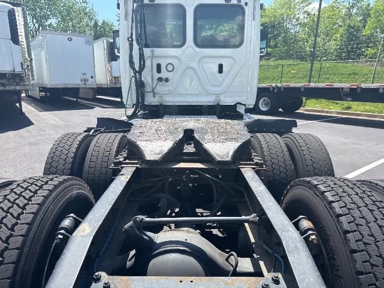 2019 Freightliner Cascadia in Jessup, MD — photo 6