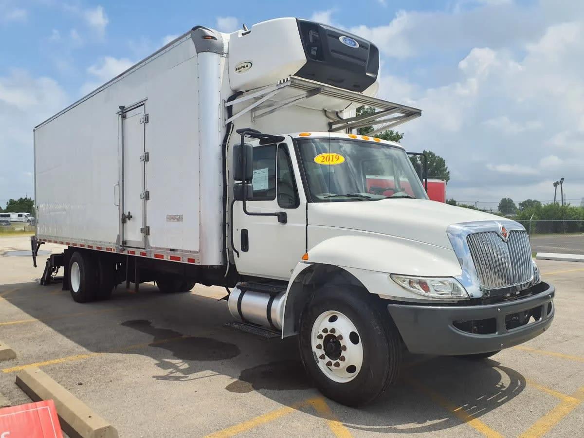 2019 International 4300 in Clarksville, IN — photo 3
