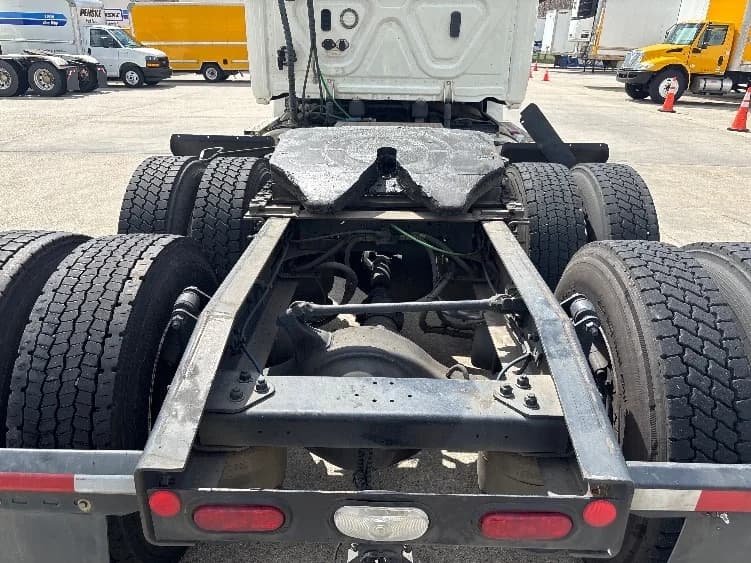 2019 Freightliner Cascadia in Hammond, LA — photo 6