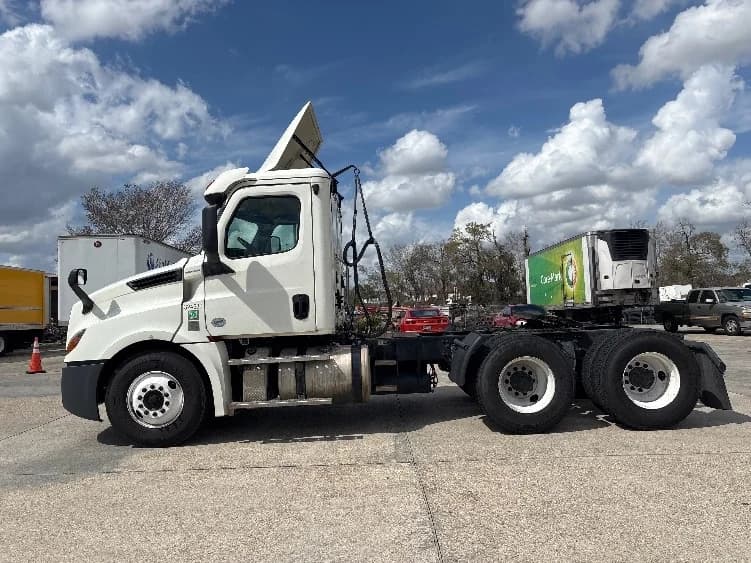 2019 Freightliner Cascadia in Hammond, LA — photo 4