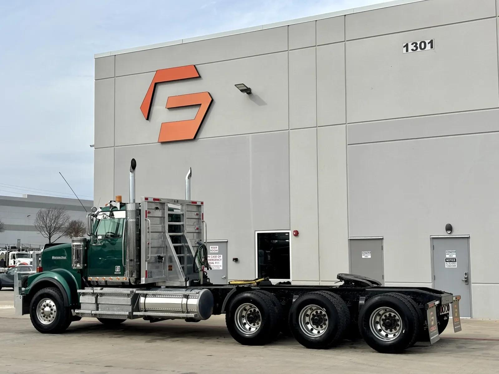 2022 Western Star 4900 in Hutchins, TX — photo 6