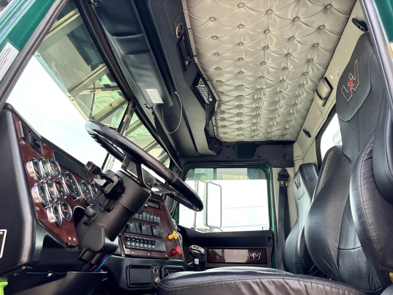 2022 Western Star 4900 in Hutchins, TX — photo 14