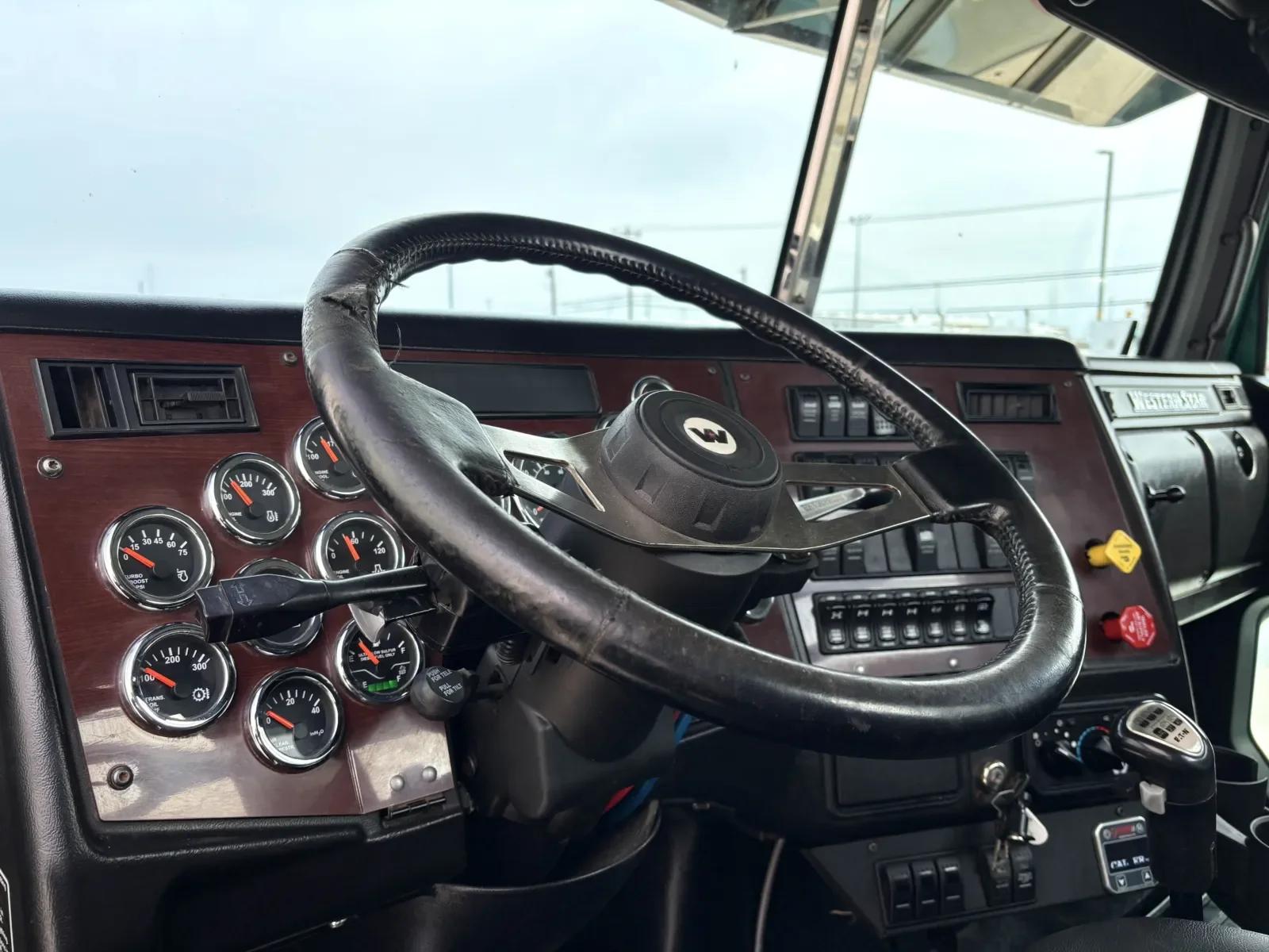 2022 Western Star 4900 in Hutchins, TX — photo 15