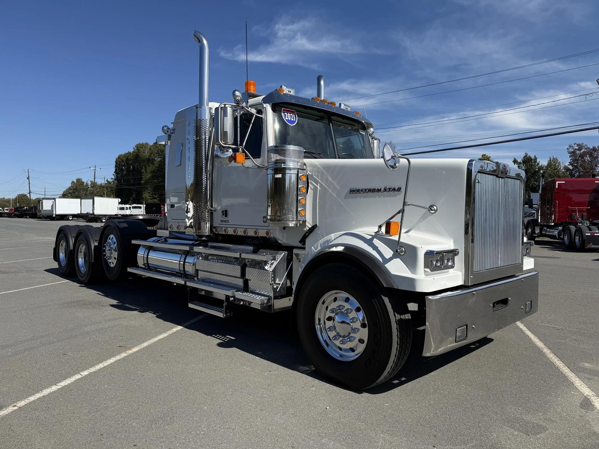 2021 Western Star 4900 — photo 2
