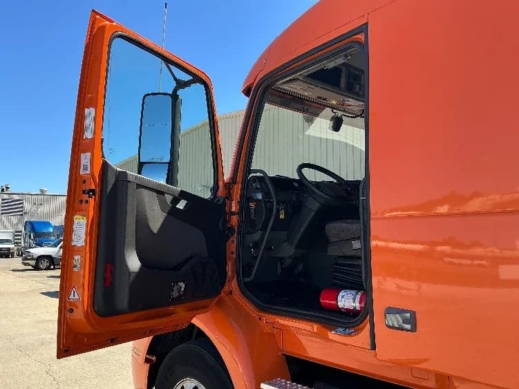 2020 Volvo in Gulfport, MS — photo 9