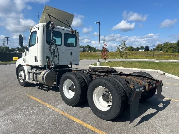2019 Freightliner Cascadia in Byron Center, MI — photo 5