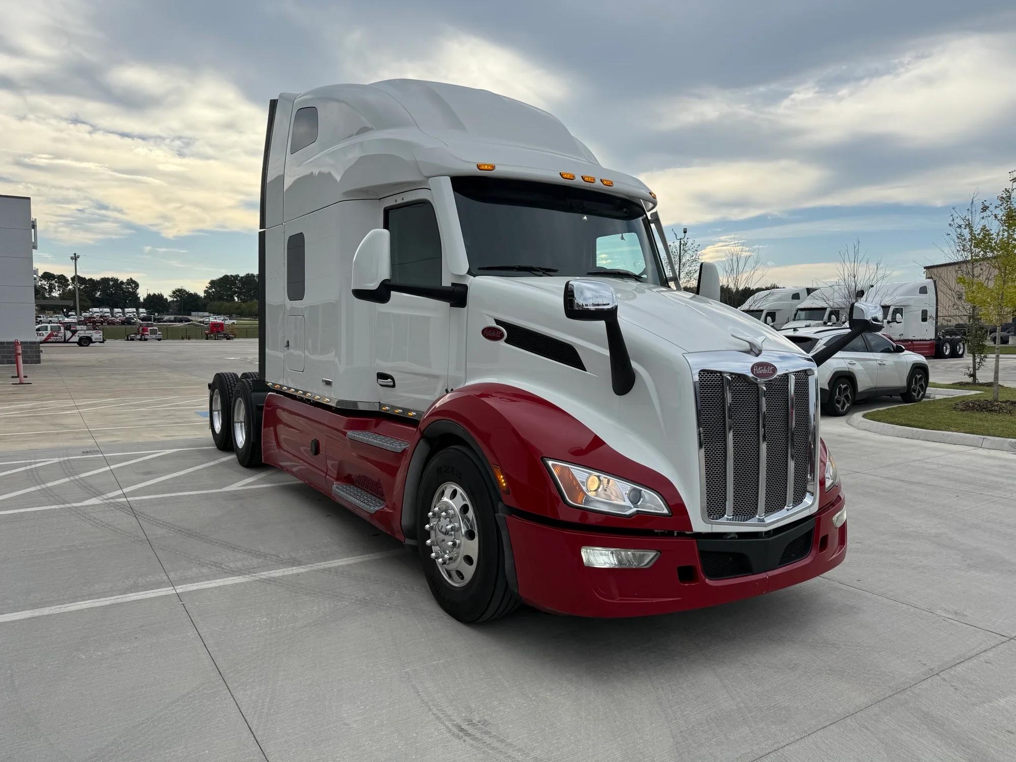 2023 Peterbilt 579 in Lowell, AR — photo 7