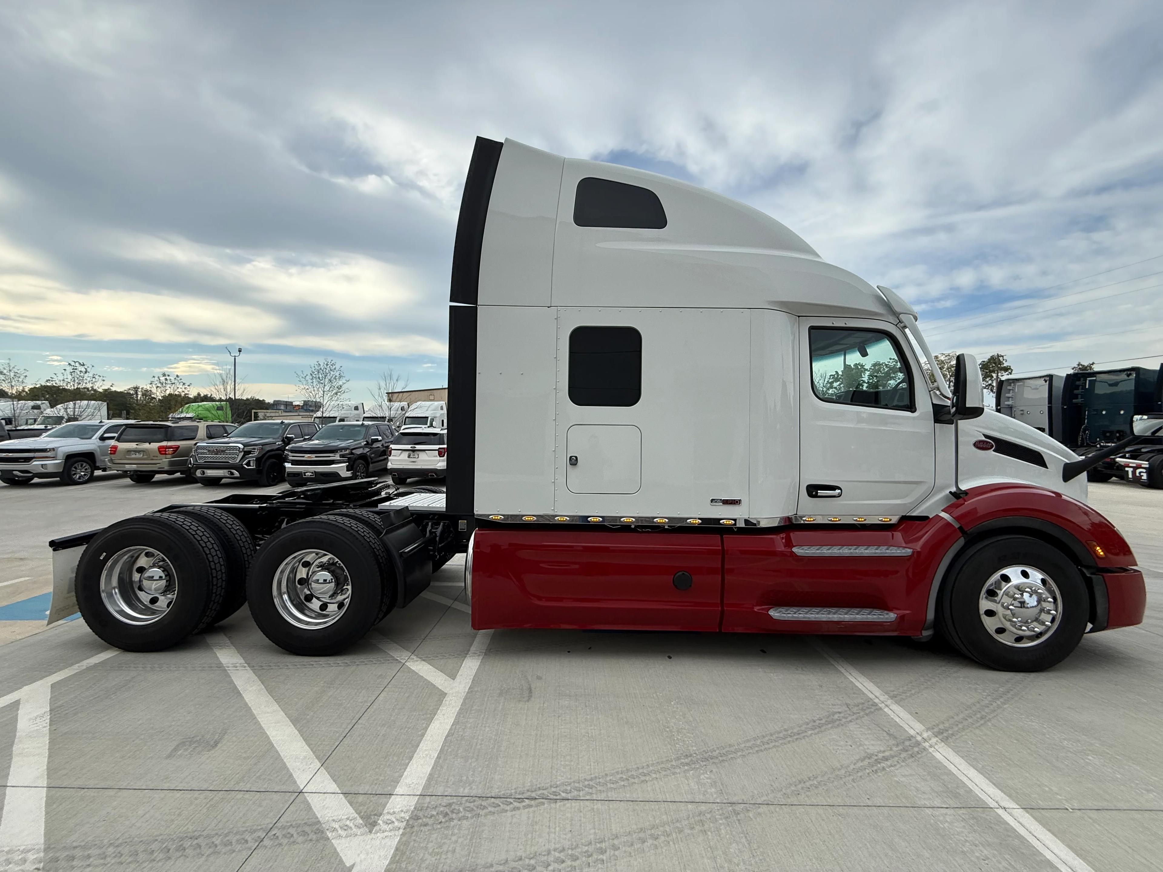 2023 Peterbilt 579 in Lowell, AR — photo 6