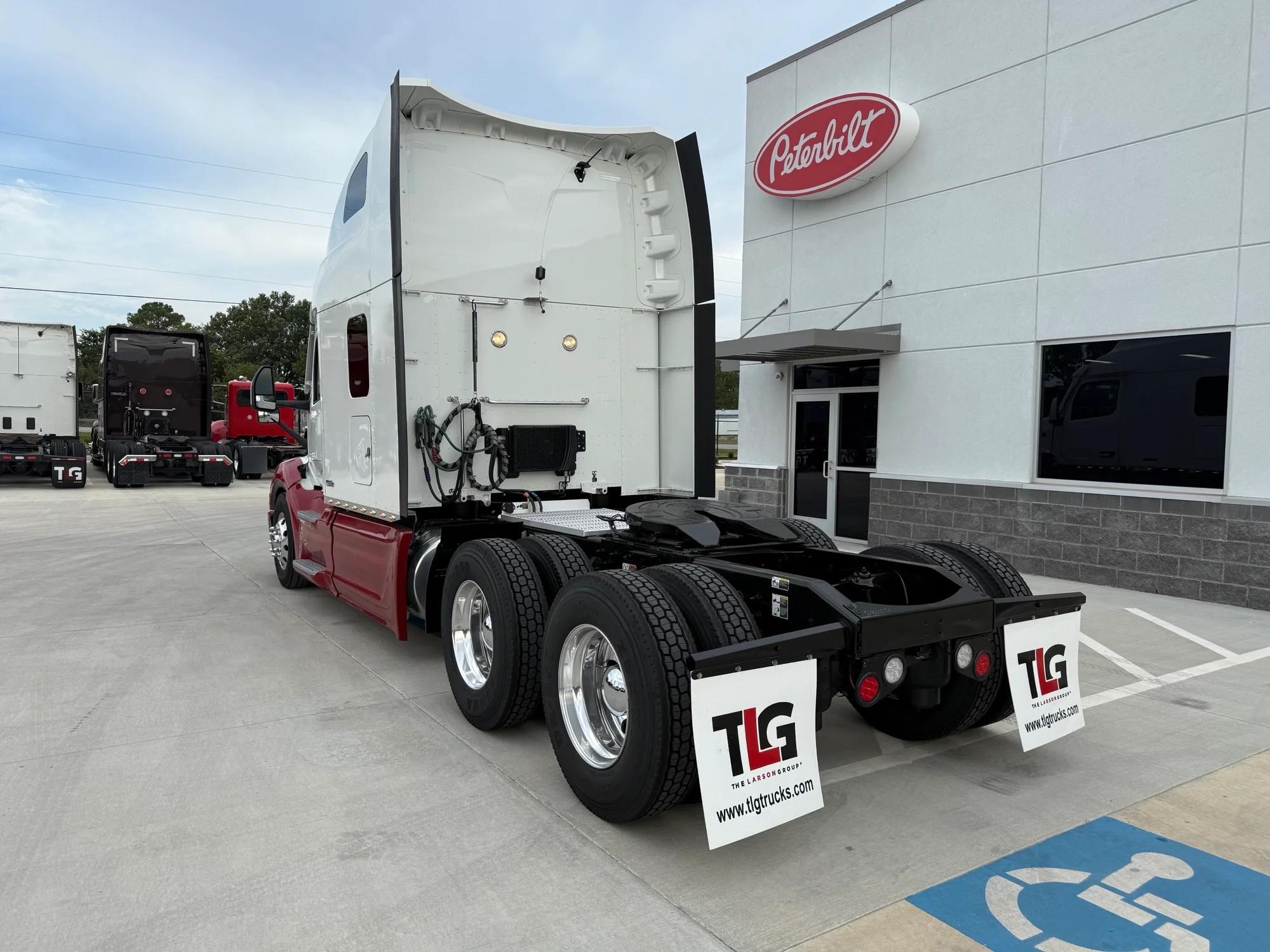 2023 Peterbilt 579 in Lowell, AR — photo 3