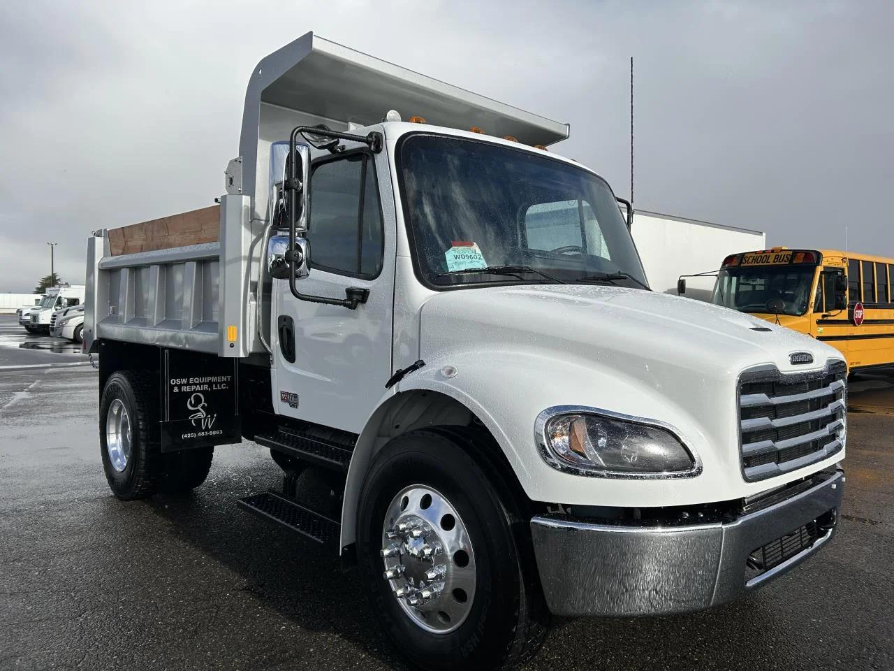 2025 Freightliner M2 106 in Pacific, WA — photo 4